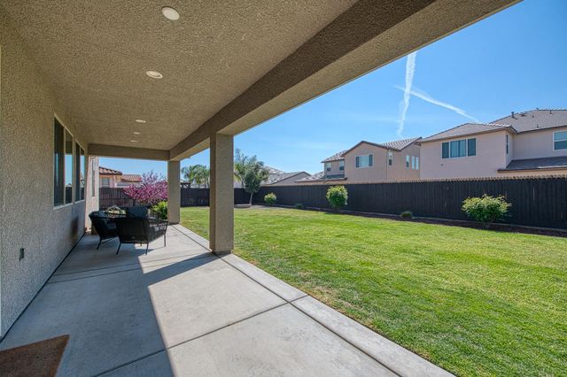 753 E Aretha Avenue, Fowler, CA 93625
