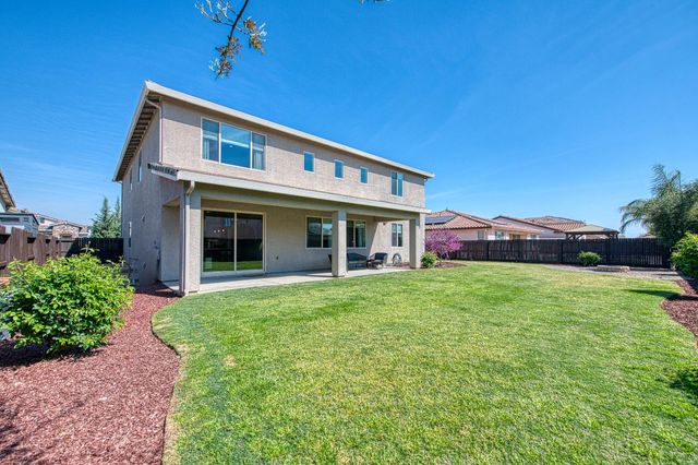 753 E Aretha Avenue, Fowler, CA 93625