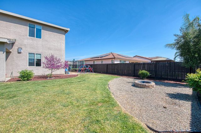 753 E Aretha Avenue, Fowler, CA 93625