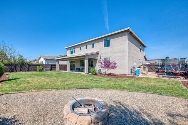 753 E Aretha Avenue, Fowler, CA 93625