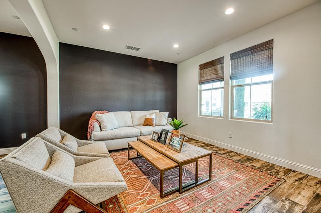 753 E Aretha Avenue, Fowler, CA 93625