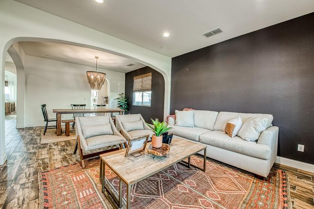 753 E Aretha Avenue, Fowler, CA 93625