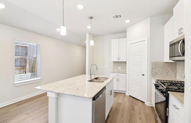 1900 Velvet Oak Lane, Conroe, TX 77304