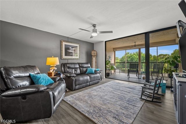 2069 W Lakeview BLVD 5, North Fort Myers, FL 33903