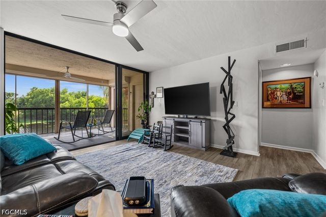2069 W Lakeview BLVD 5, North Fort Myers, FL 33903