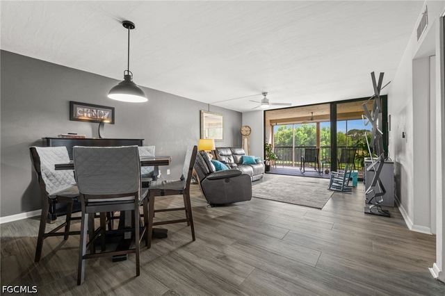 2069 W Lakeview BLVD 5, North Fort Myers, FL 33903