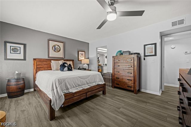 2069 W Lakeview BLVD 5, North Fort Myers, FL 33903