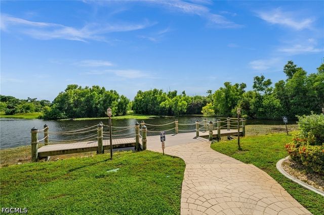 2069 W Lakeview BLVD 5, North Fort Myers, FL 33903