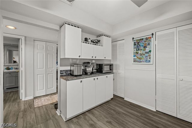 2069 W Lakeview BLVD 5, North Fort Myers, FL 33903