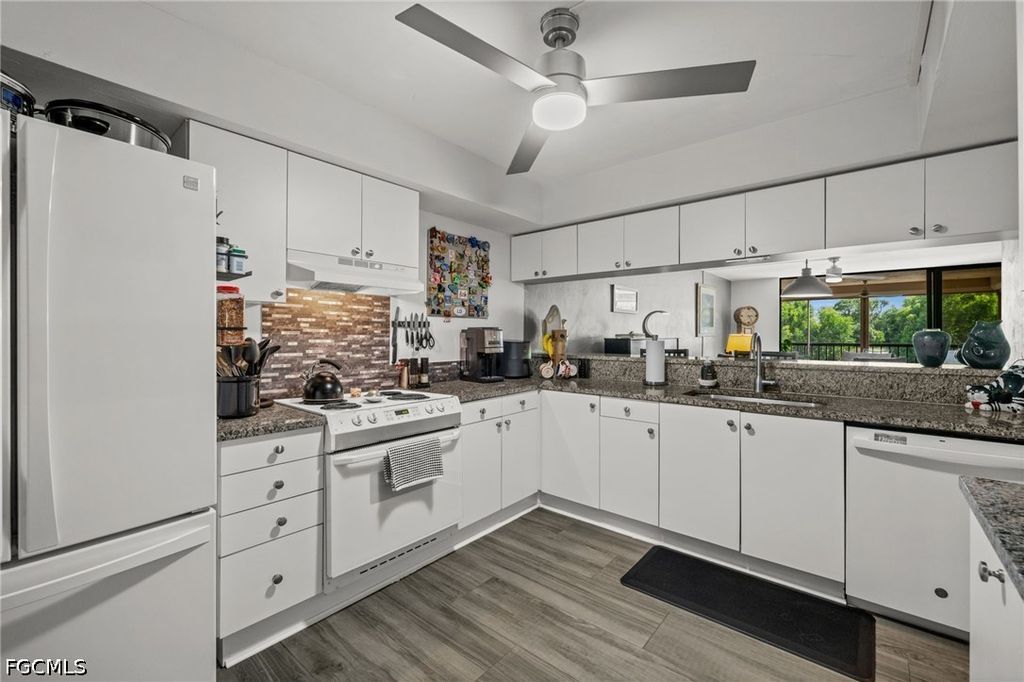 2069 W Lakeview BLVD 5, North Fort Myers, FL 33903