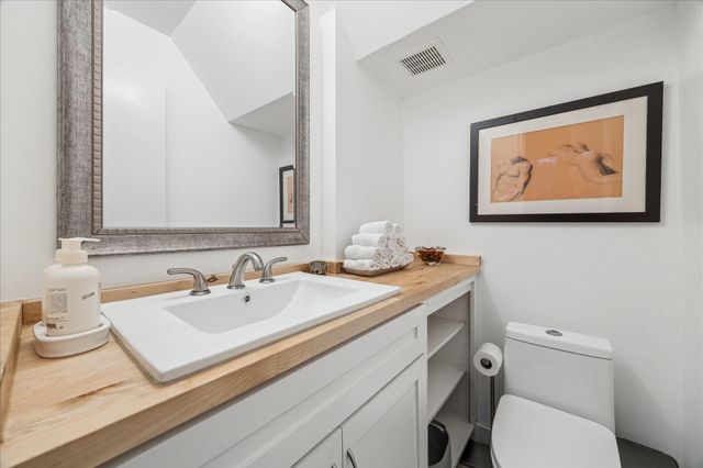 2100 Tanglewilde Street 373, Houston, TX 77063