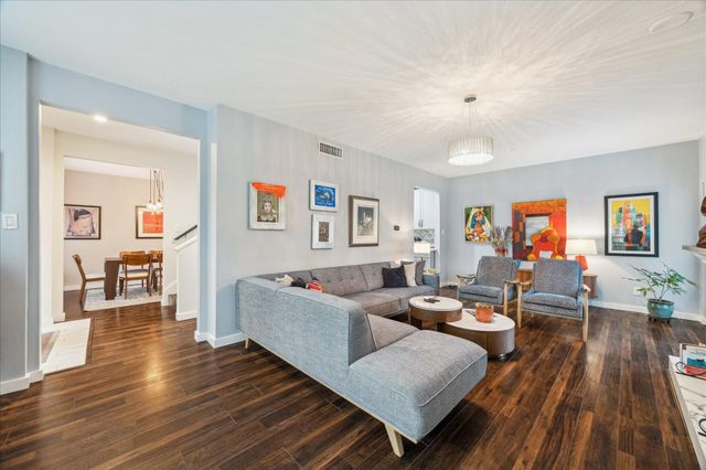 2100 Tanglewilde Street 373, Houston, TX 77063