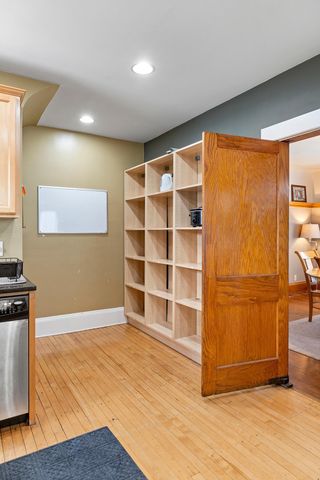 888 Laurel Avenue, Saint Paul, MN 55104