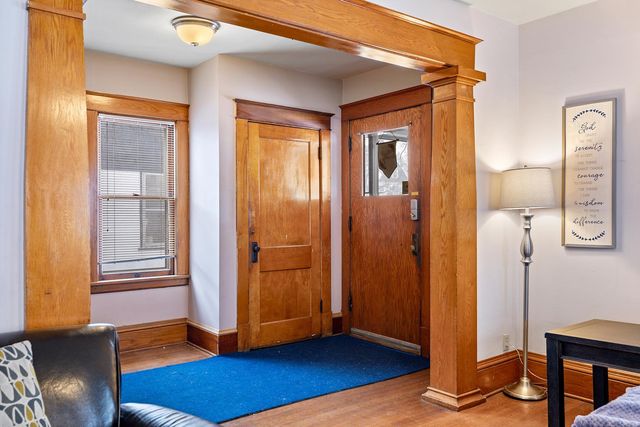 888 Laurel Avenue, Saint Paul, MN 55104