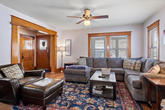 888 Laurel Avenue, Saint Paul, MN 55104