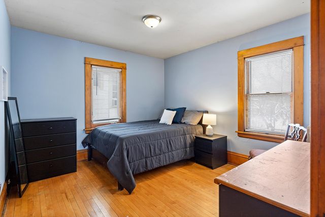 888 Laurel Avenue, Saint Paul, MN 55104