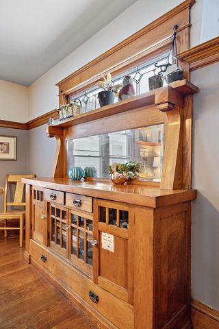 888 Laurel Avenue, Saint Paul, MN 55104