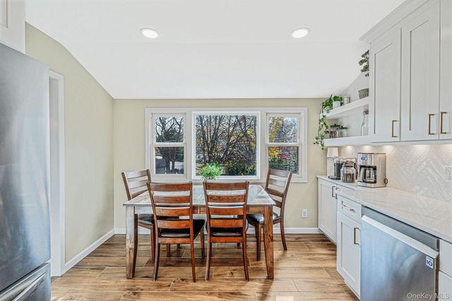 4 Lehigh Drive, Smithtown, NY 11787