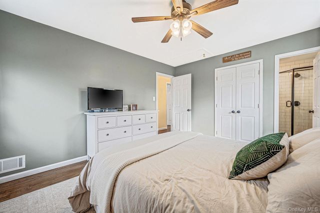 4 Lehigh Drive, Smithtown, NY 11787