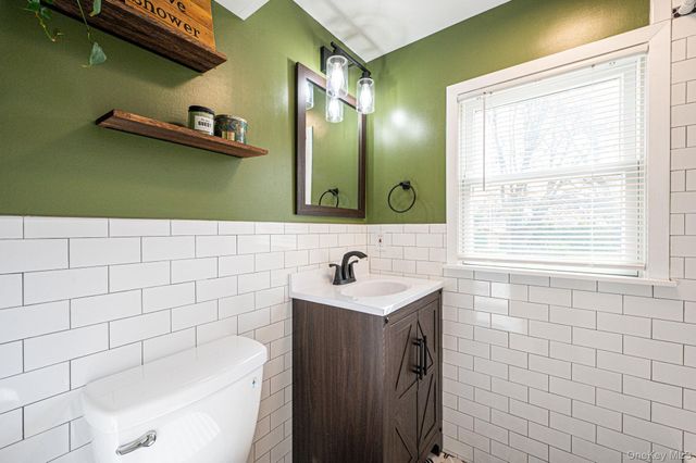 4 Lehigh Drive, Smithtown, NY 11787