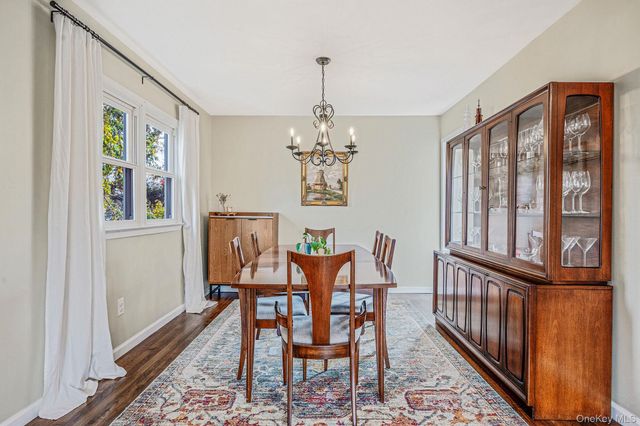 4 Lehigh Drive, Smithtown, NY 11787