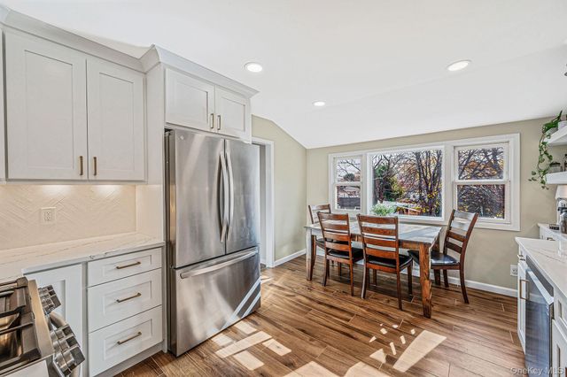 4 Lehigh Drive, Smithtown, NY 11787