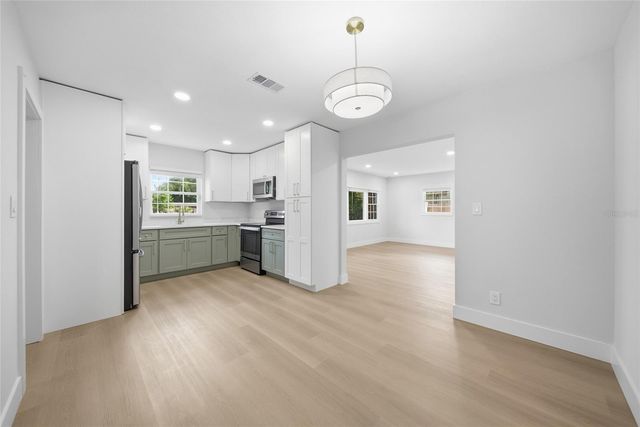 5401 E 98TH AVENUE, Temple Terrace, FL 33617