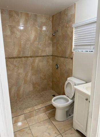 691 NW 187th St, Miami, FL 33169