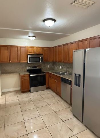 691 NW 187th St, Miami, FL 33169