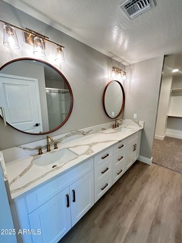 905 W DOBBINS Road, Phoenix, AZ 85041