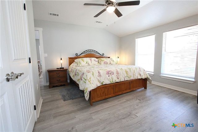 805 W 7th Avenue, Belton, TX 76513