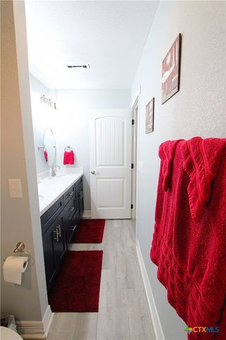 805 W 7th Avenue, Belton, TX 76513