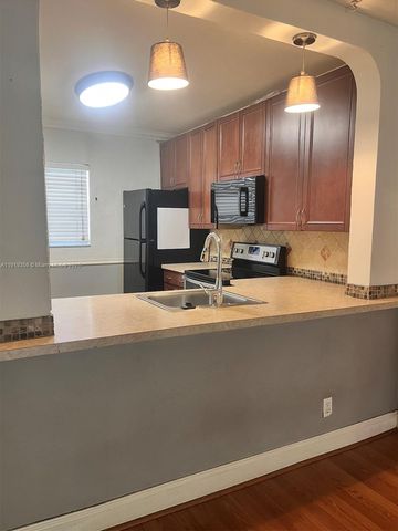 3250 NW 85th Ave 10, Coral Springs, FL 33065