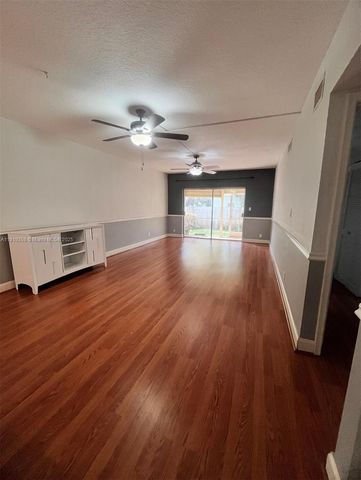 3250 NW 85th Ave 10, Coral Springs, FL 33065