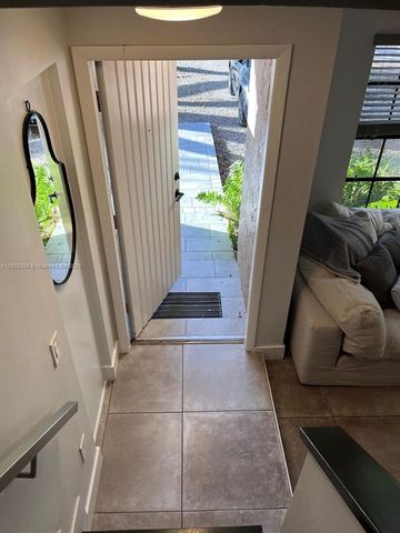 2565 NE 182nd St 0, North Miami Beach, FL 33160