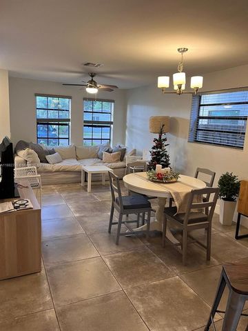 2565 NE 182nd St 0, North Miami Beach, FL 33160