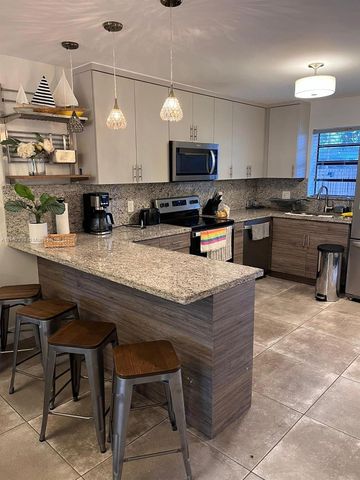 2565 NE 182nd St 0, North Miami Beach, FL 33160