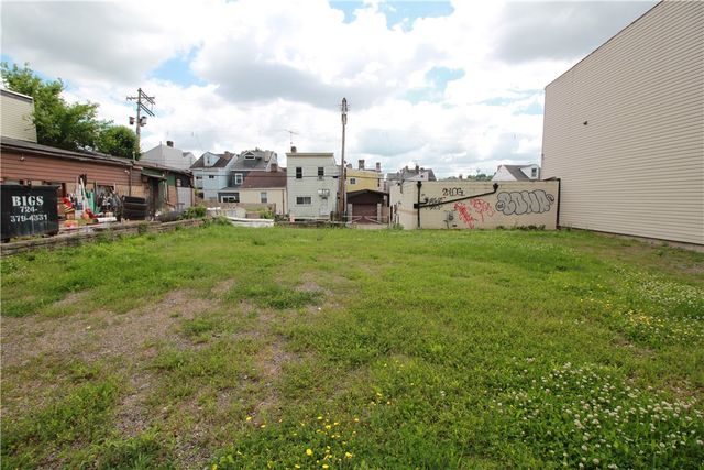 4614 Penn Ave, Lawrenceville, PA 15224