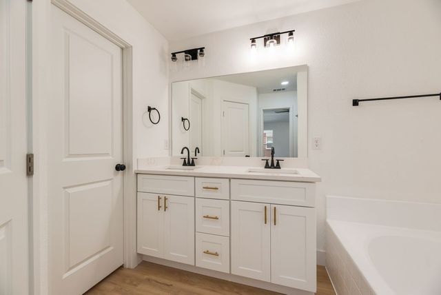 6614 Spartan Drive, Arlington, TX 76001