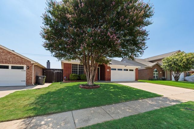 6614 Spartan Drive, Arlington, TX 76001
