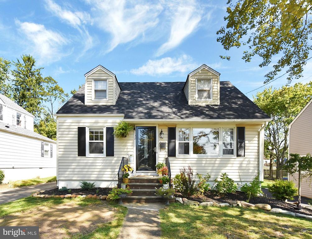 132 ROXBORO RD, Trenton, NJ 08648