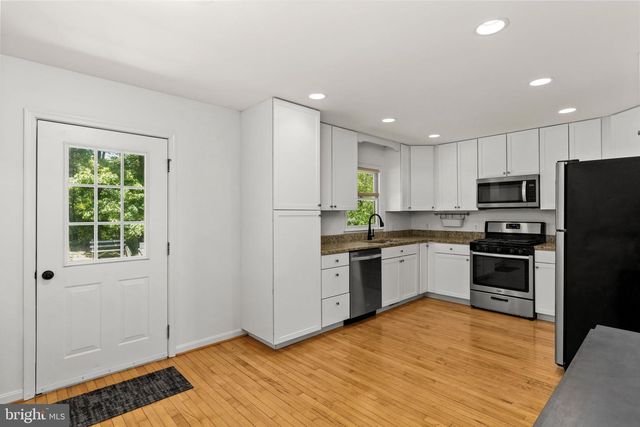 105 SWINDLER HOLLOW RD, Sperryville, VA 22740