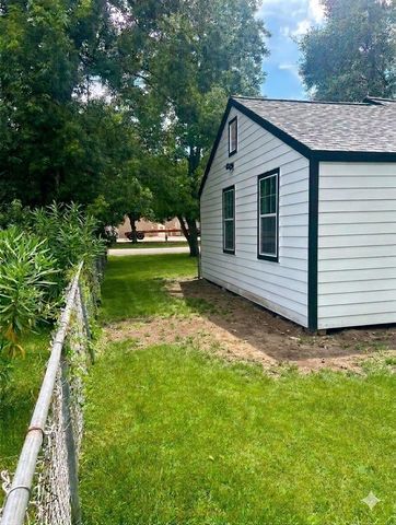 714 Morrell St, Baytown, TX 77520
