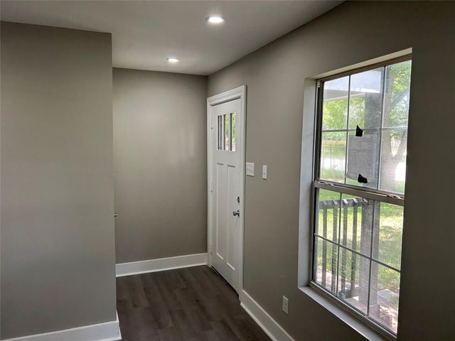 714 Morrell St, Baytown, TX 77520