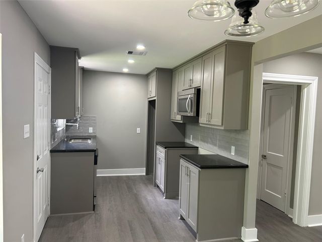 714 Morrell St, Baytown, TX 77520