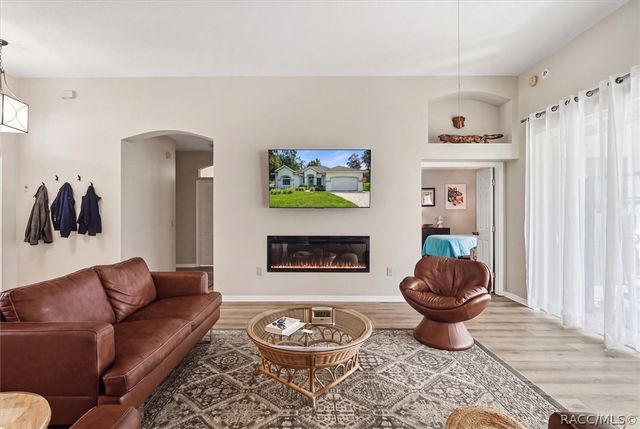 349 W Crestmont Court, Beverly Hills, FL 34465
