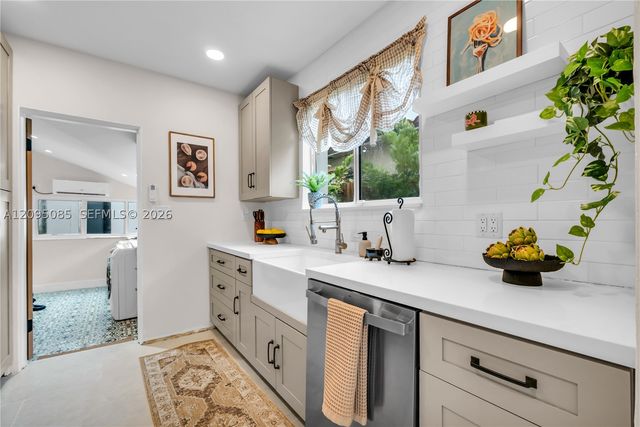 467 NE 55th Ter, Miami, FL 33137