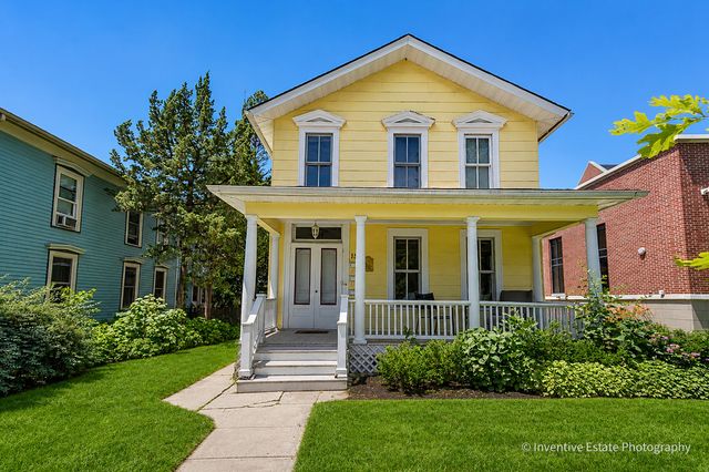 15 N Brainard Street, Naperville, IL 60540