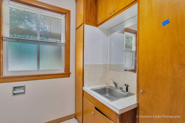 15 N Brainard Street, Naperville, IL 60540