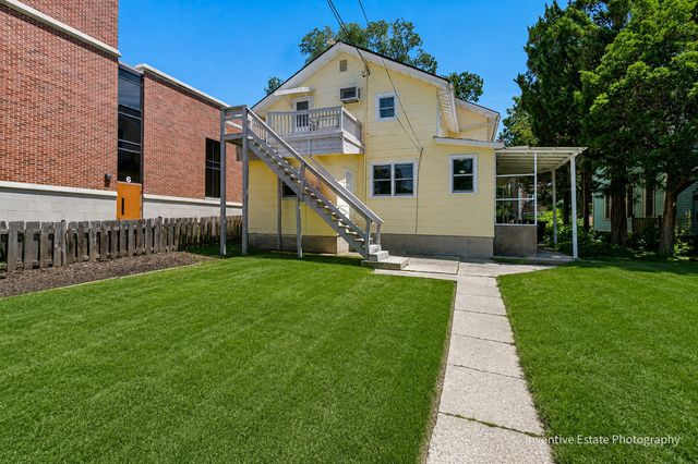 15 N Brainard Street, Naperville, IL 60540